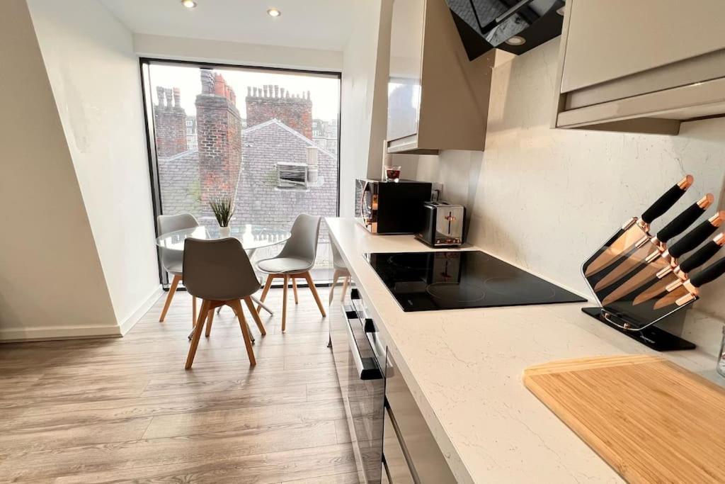דירות Top Floor Gem In Liverpool City Centre מראה חיצוני תמונה